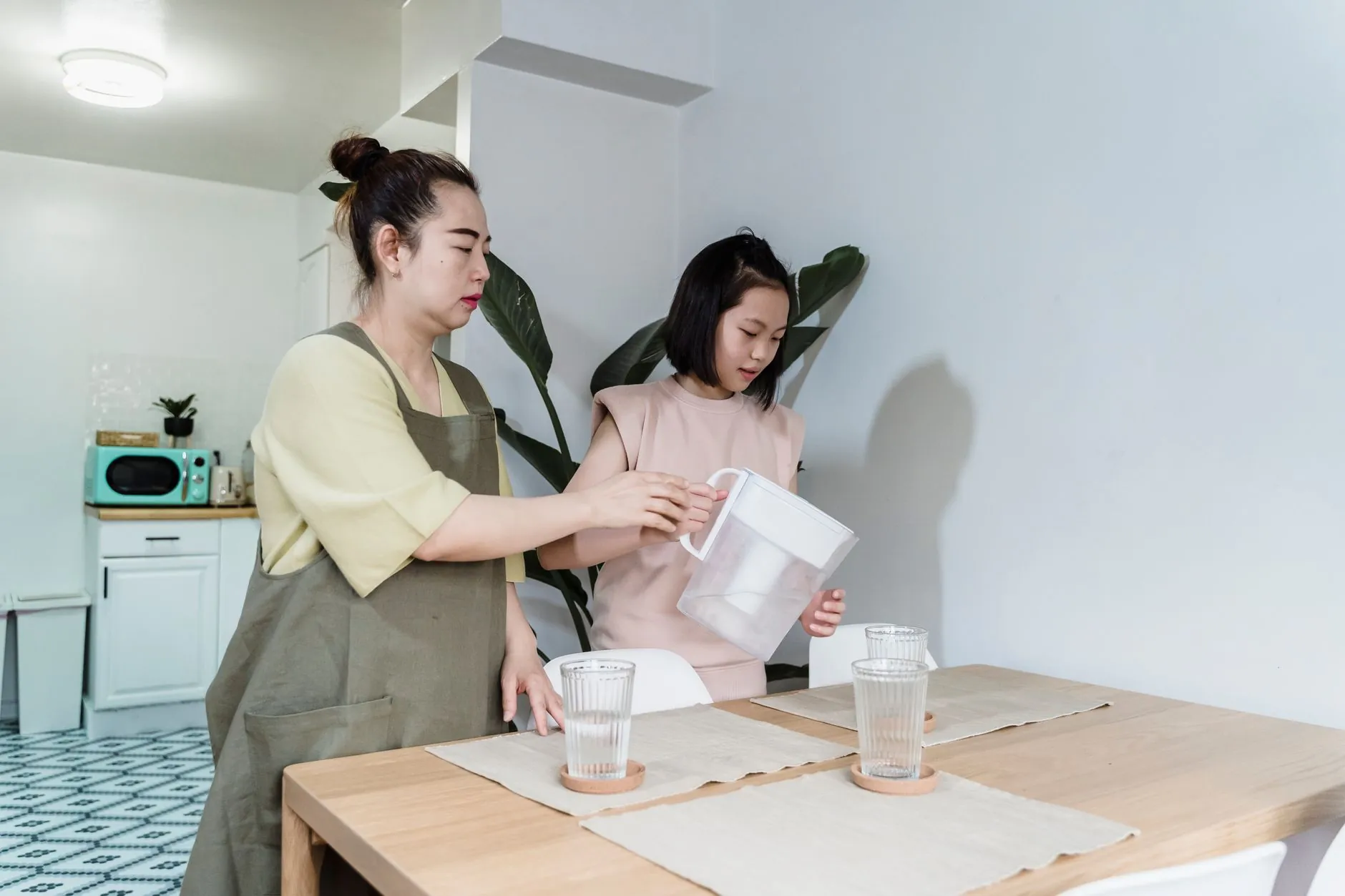 重庆广告喷绘材料市场趋势：网格布与车身贴需求变化分析
